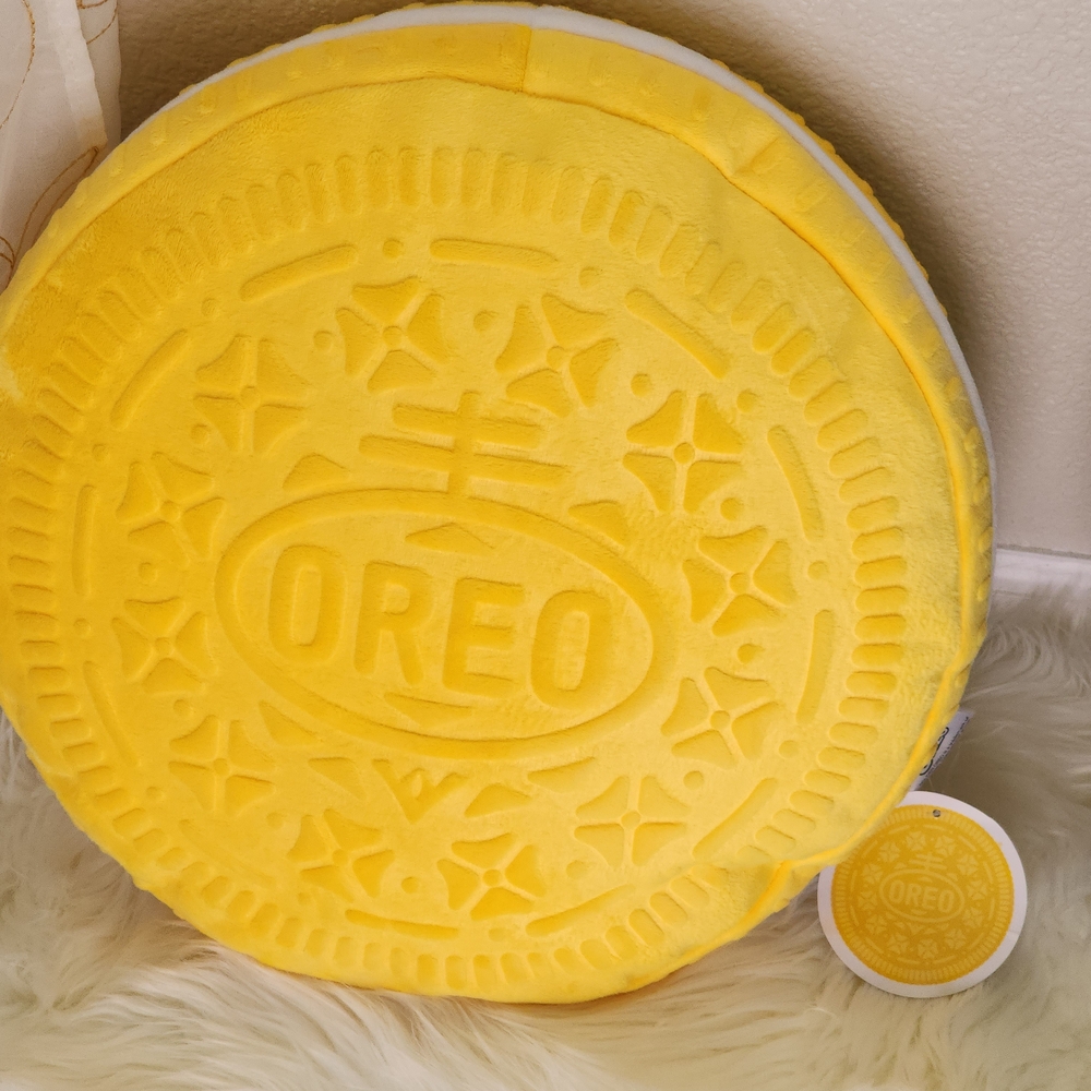 NWT: Large Yellow Oreo Cookie Plush Eye Popping Accent Pillow! Best Offer!